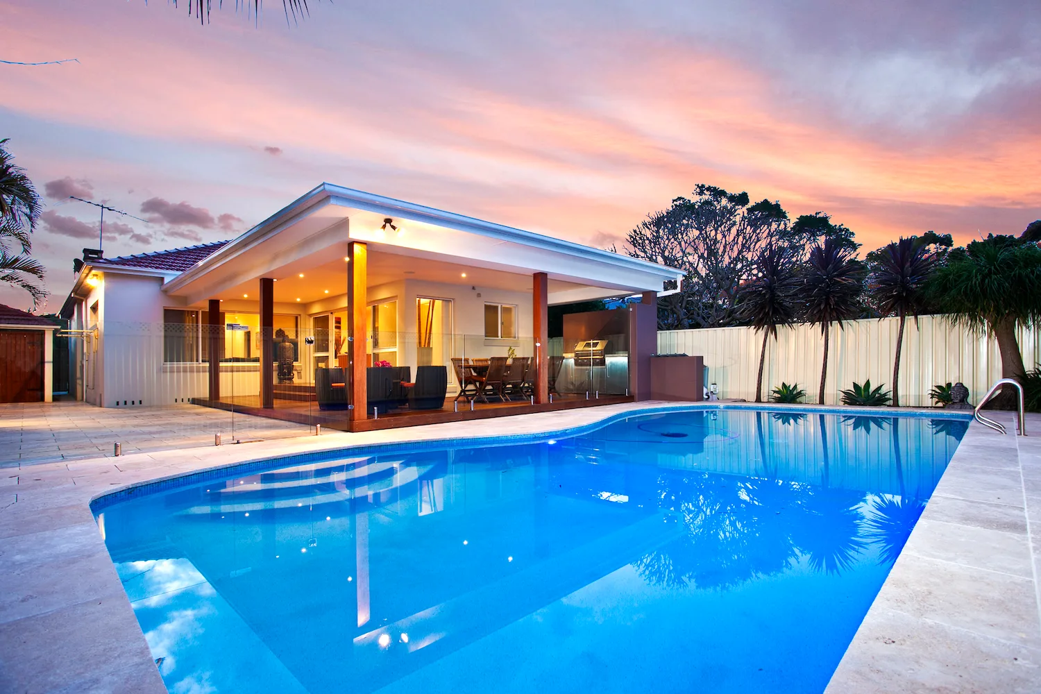 Non-slip concrete pool surround